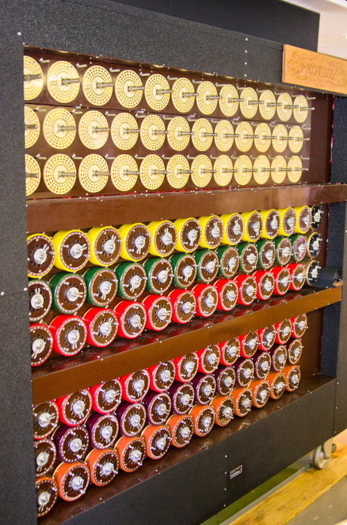 ../../../_images/Bletchley_Park_Bombe_small.jpg